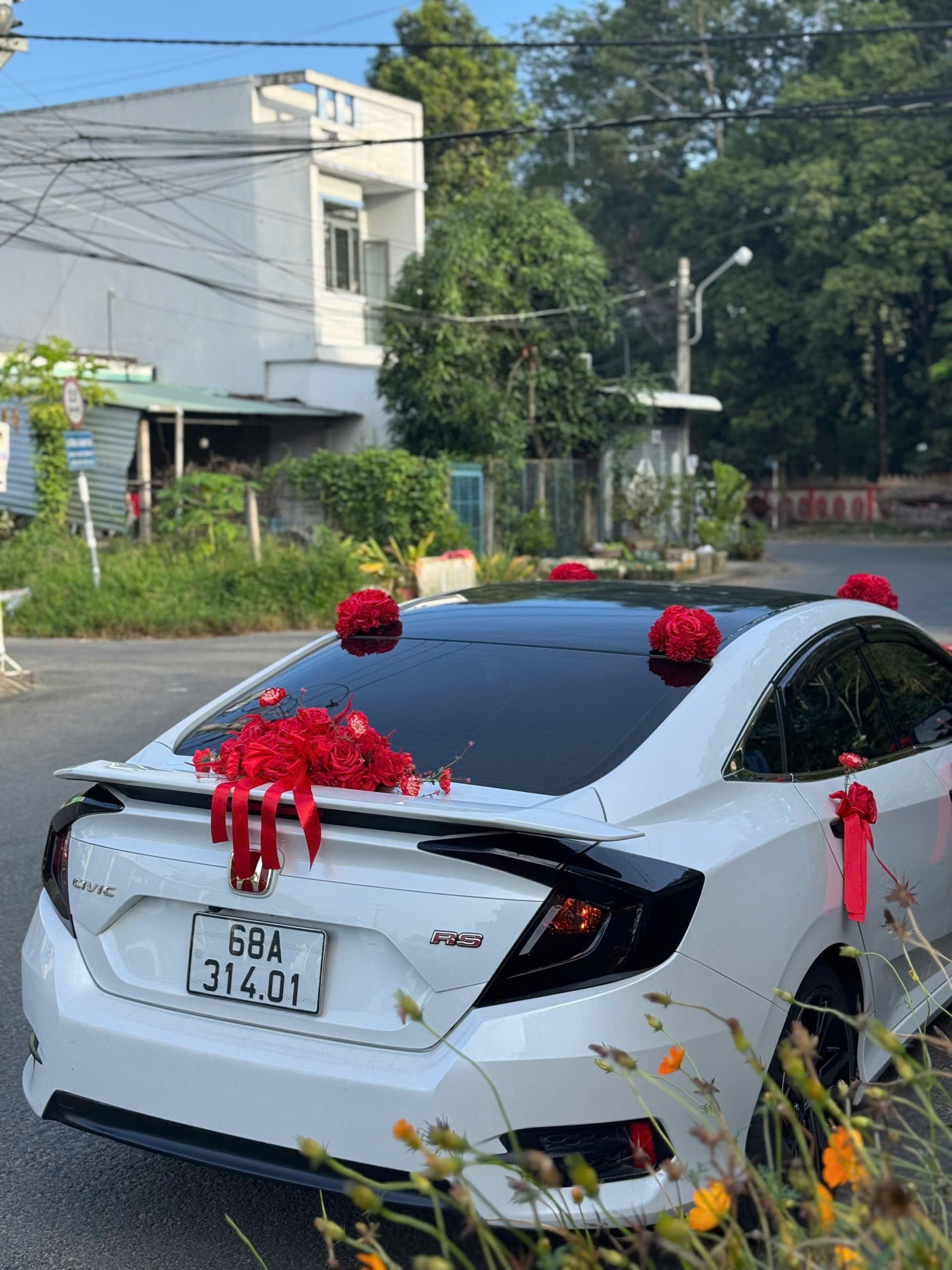 Thuê xe cưới Cần Thơ Màu xe cưới phong thủy - Dịch vụ Xetulaicantho.vn